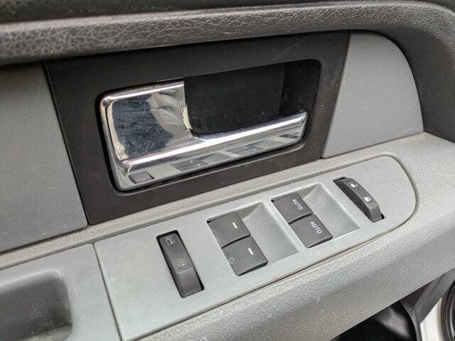 Used 2014 Ford F150 XLT w/ XLT Chrome Package image 13