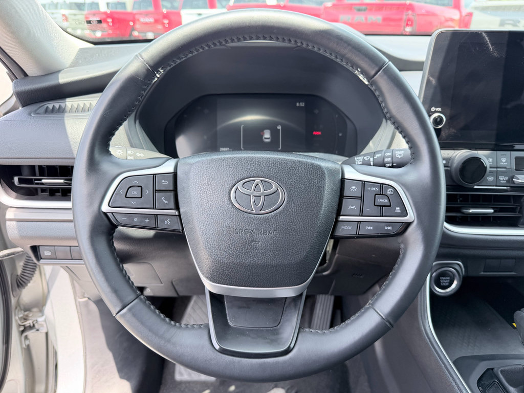 Used 2024 Toyota Grand Highlander AWD image 13