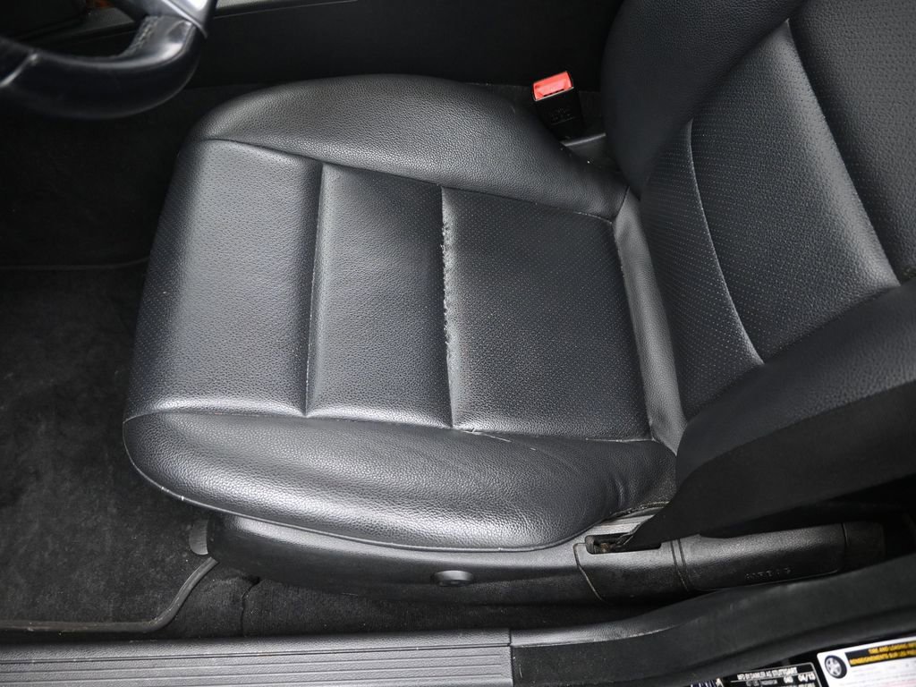 Used 2013 Mercedes-Benz C 300 4MATIC Sedan image 10