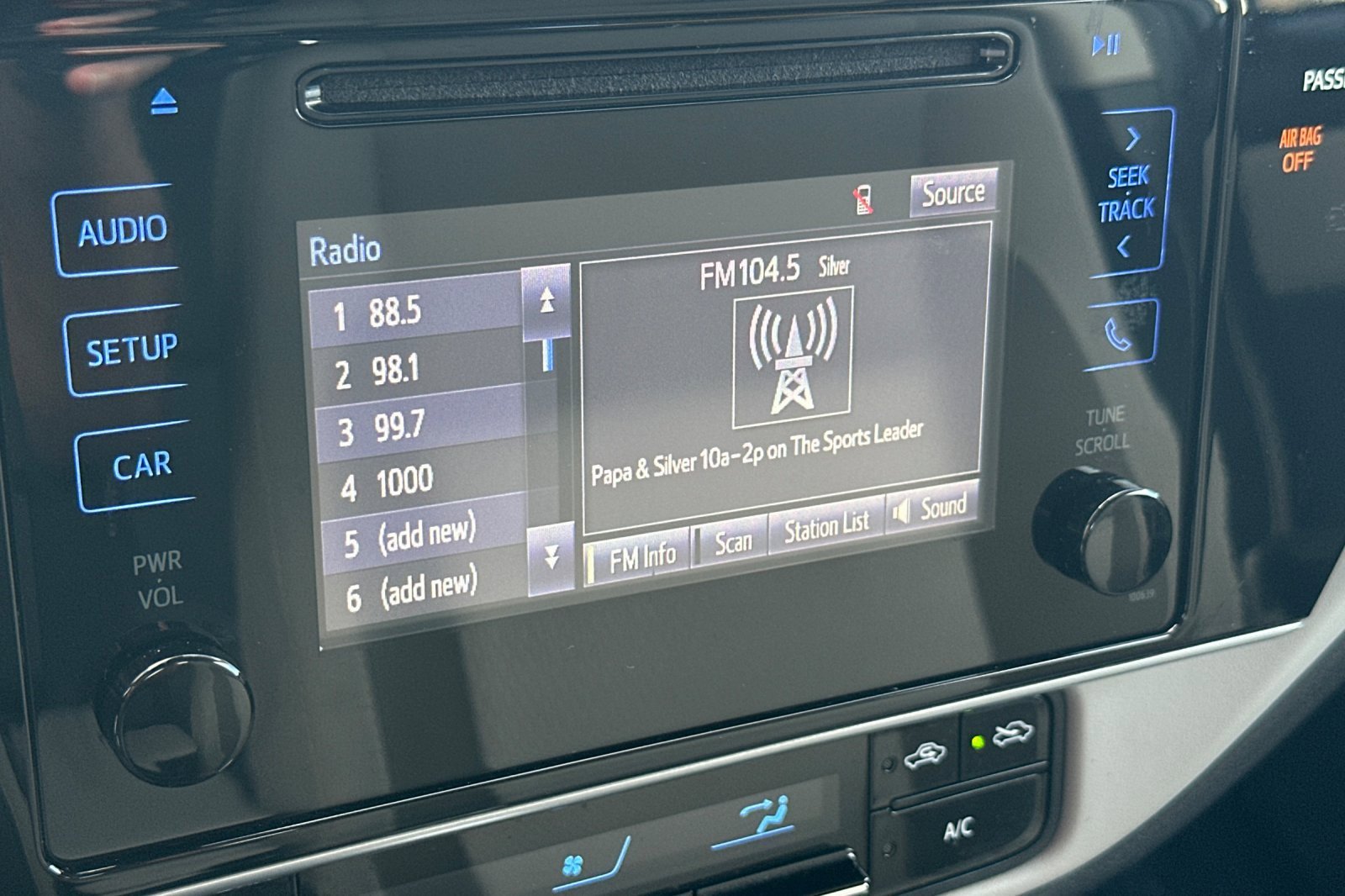 Certified 2017 Toyota Corolla LE image 17