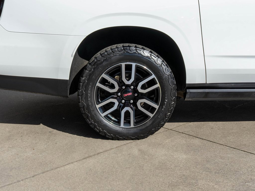 Used 2022 GMC Yukon XL AT4 w/ AT4 Premium Plus Package image 39