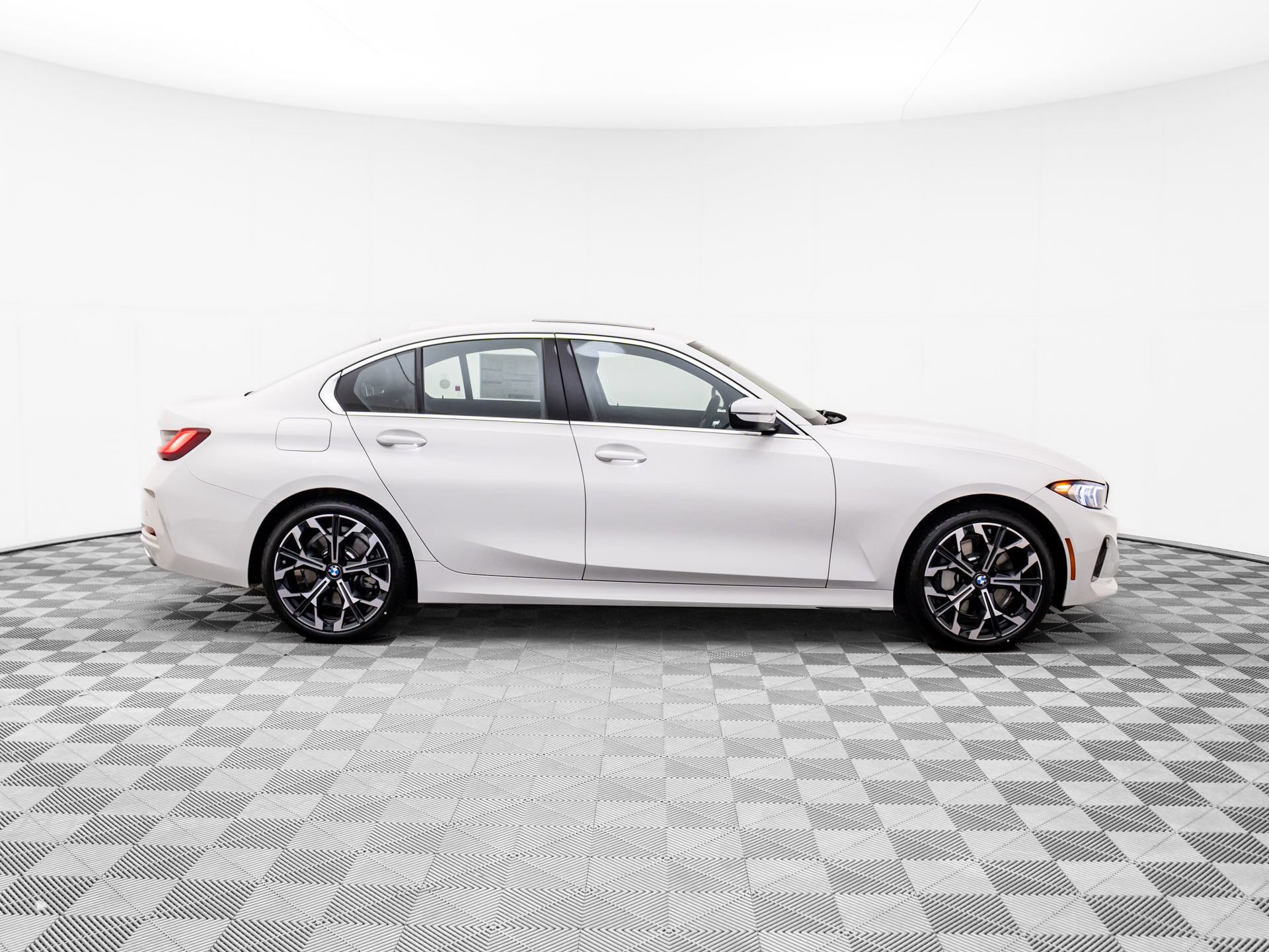 Used 2026 BMW 330i xDrive Sedan w/ Convenience Package AWD/4WD image 7