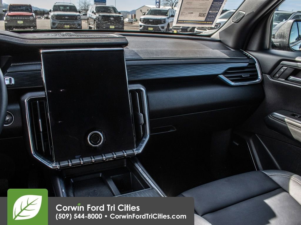 Used 2025 GMC Acadia Elevation w/ Elevation Premium Package image 6