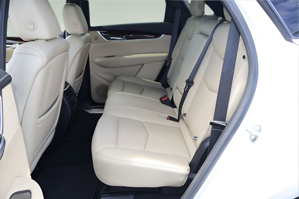 Used 2018 Cadillac XT5 Premium Luxury FWD image 12
