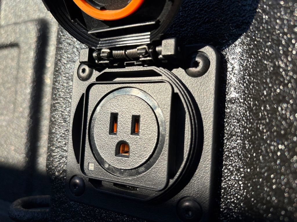 Used 2025 Chevrolet Silverado 1500 Custom image 26