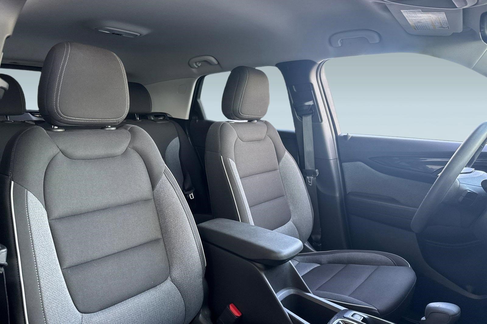 Used 2025 Chevrolet TrailBlazer LT image 30