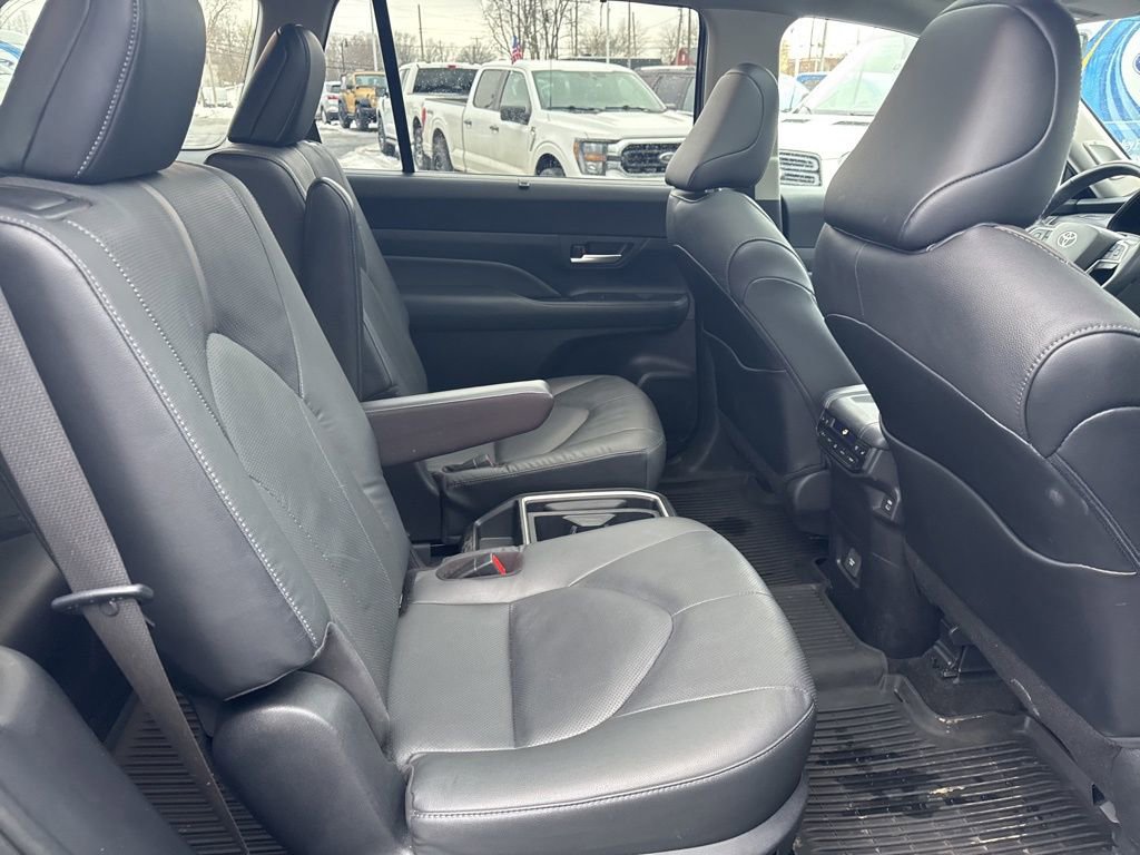 Used 2024 Toyota Grand Highlander Platinum image 37