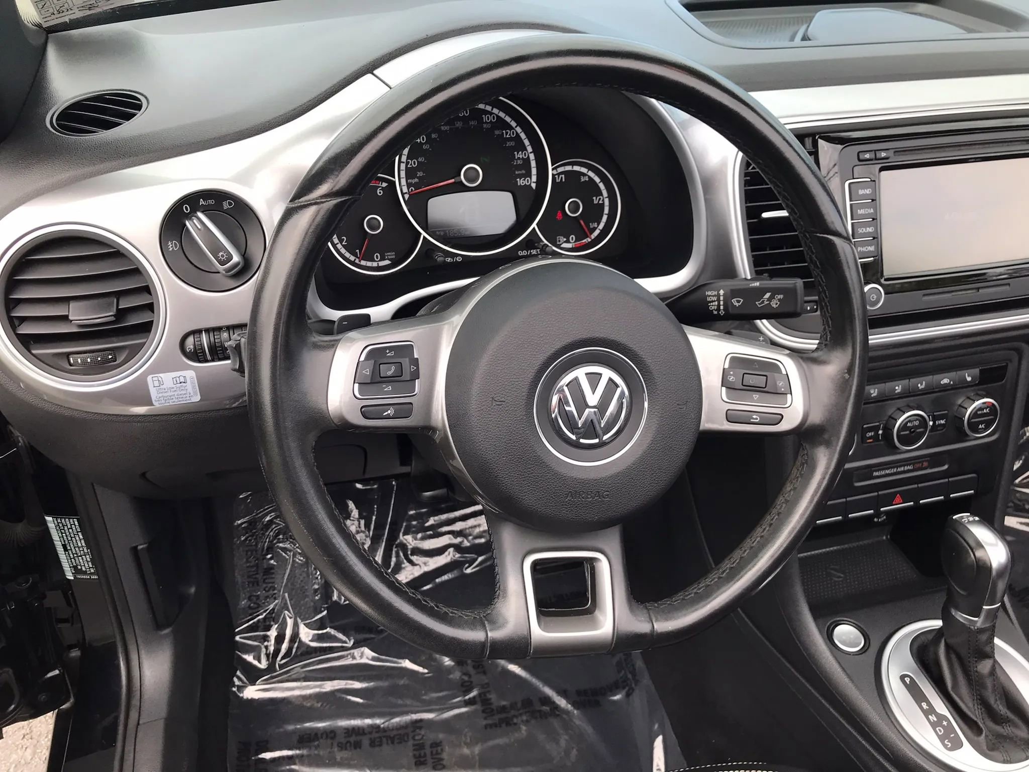 Used 2014 Volkswagen Beetle TDI FWD image 17