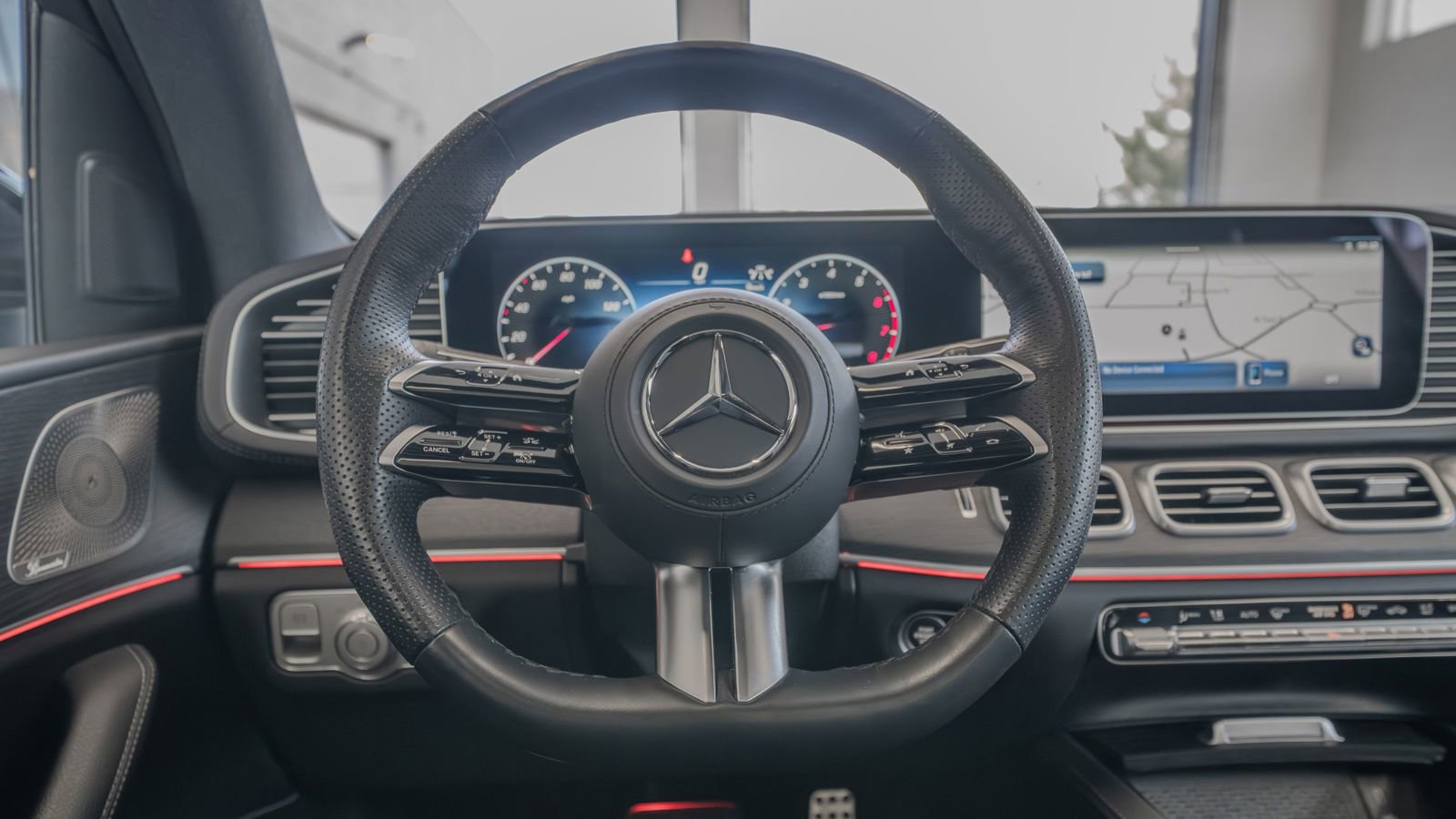 Used 2025 Mercedes-Benz GLS 450 4MATIC w/ AMG Line Exterior image 9