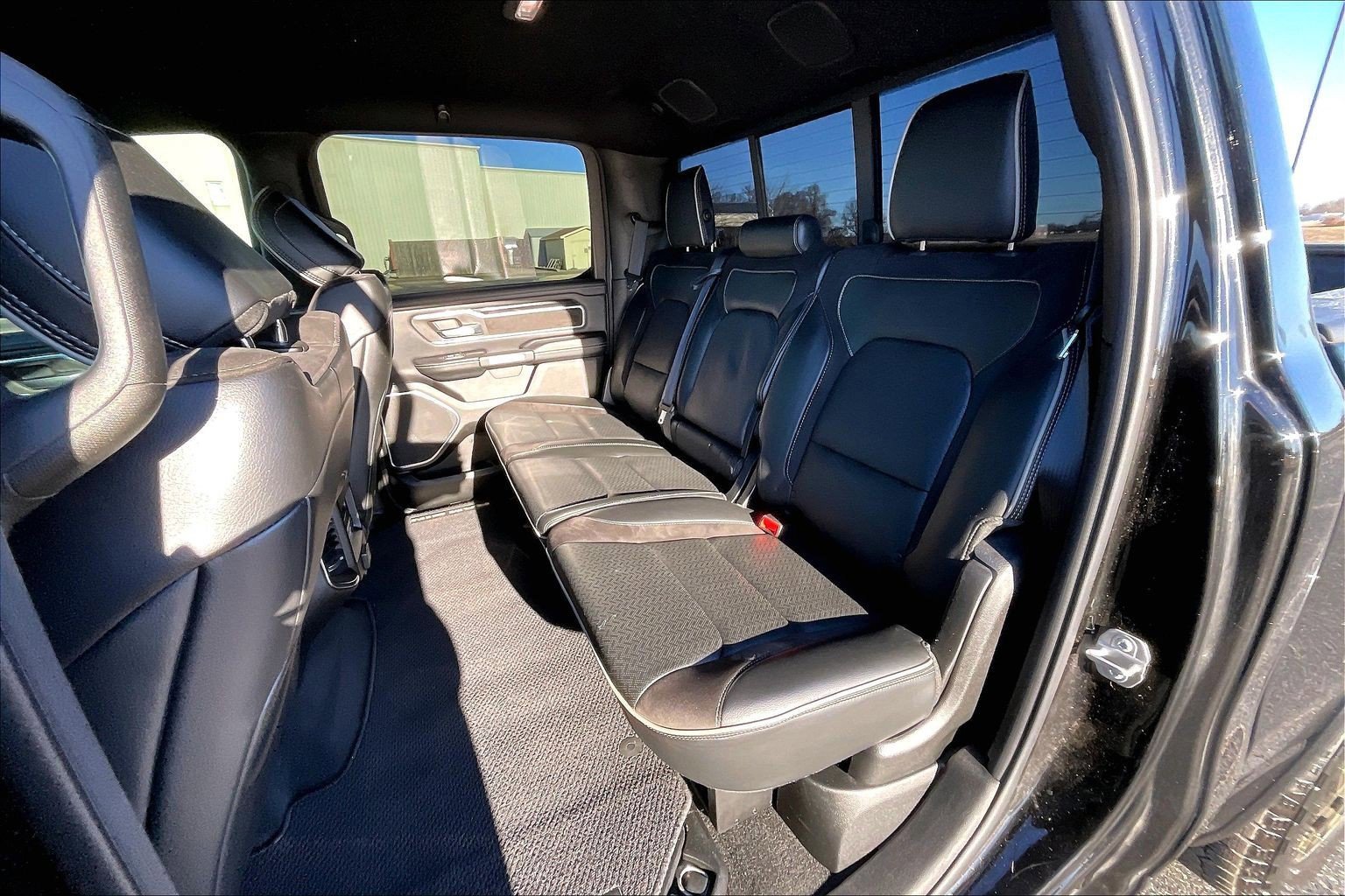 Used 2019 RAM 1500 Laramie image 17