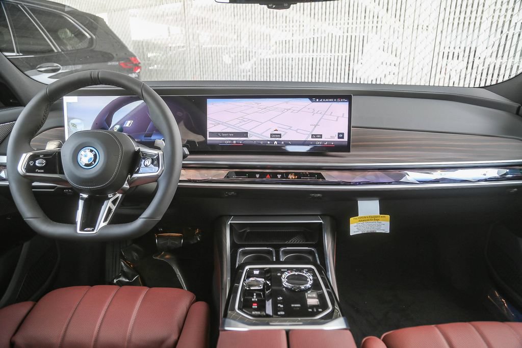 Used 2026 BMW 750e xDrive AWD/4WD image 9