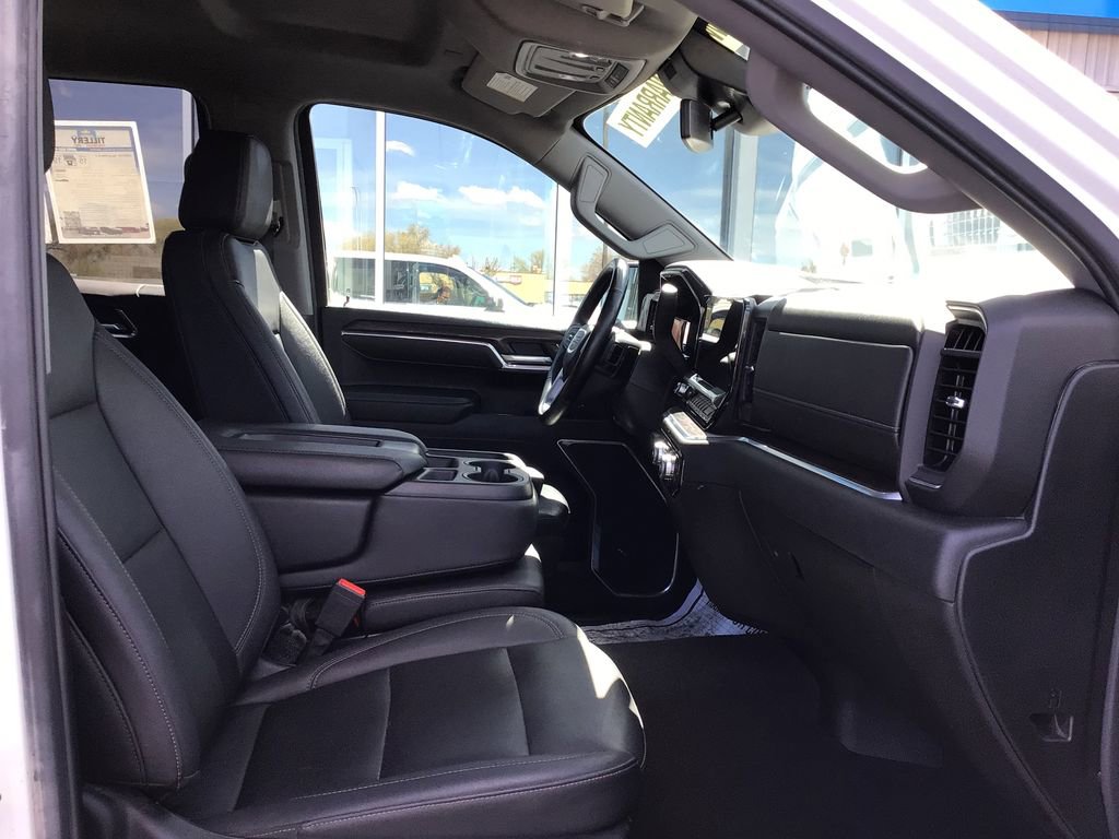 Used 2025 GMC Sierra 1500 SLT AWD/4WD image 7