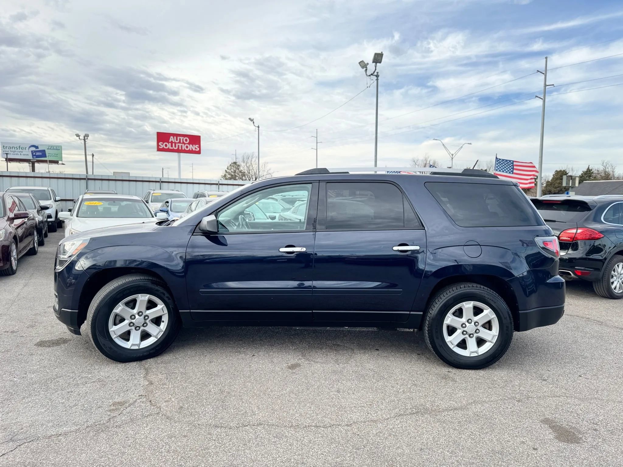 Used 2016 GMC Acadia SLE FWD image 6