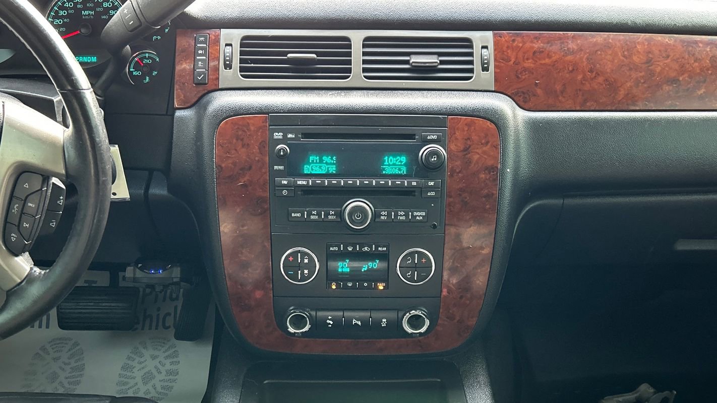 Used 2013 Chevrolet Suburban LT image 19