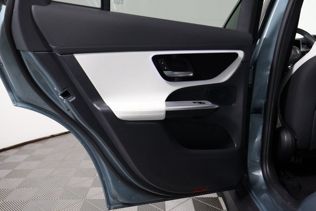 Used 2026 Mercedes-Benz GLC 300 image 13