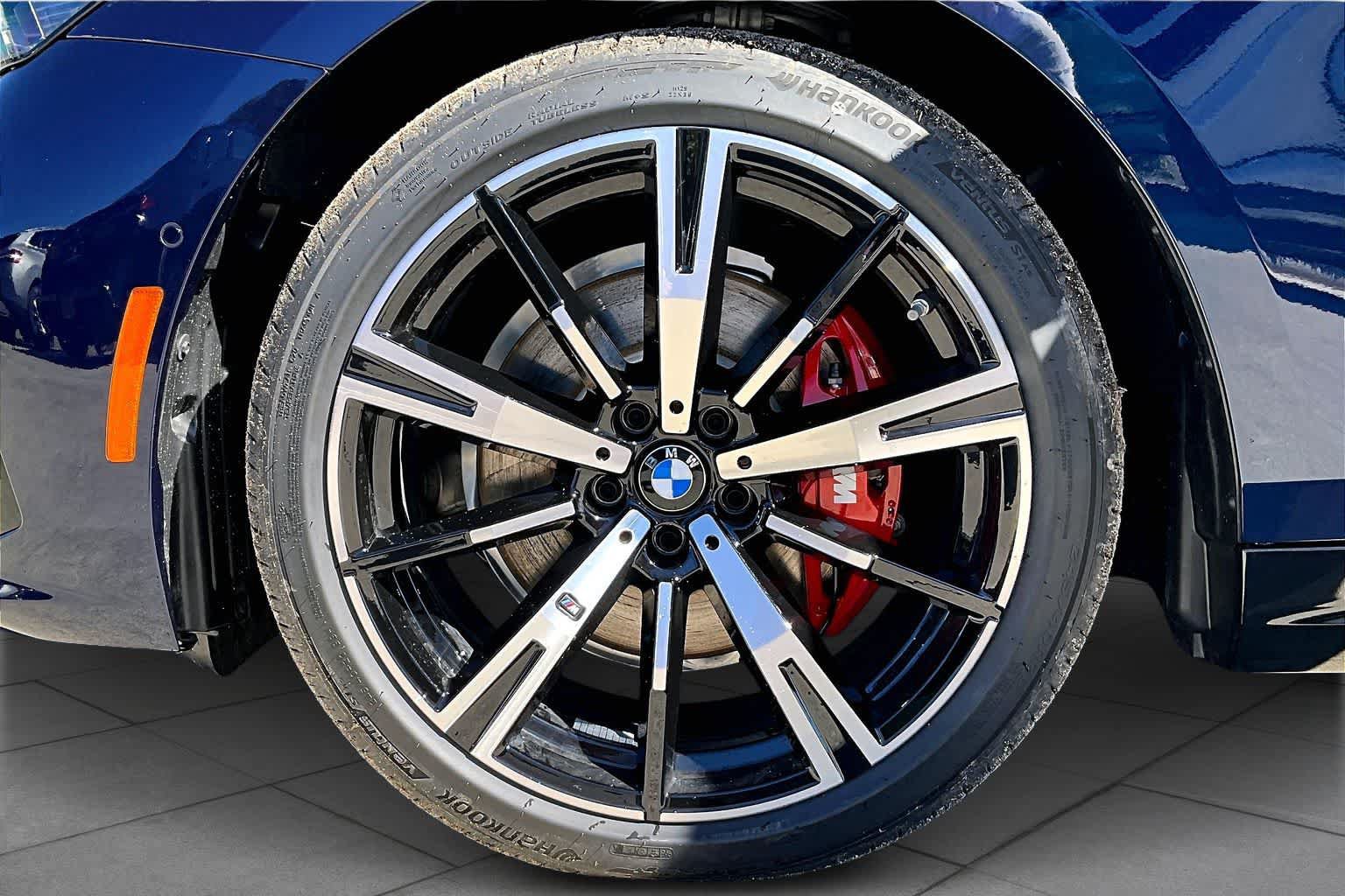New 2026 BMW 530i xDrive w/ M Sport Package AWD/4WD image 11