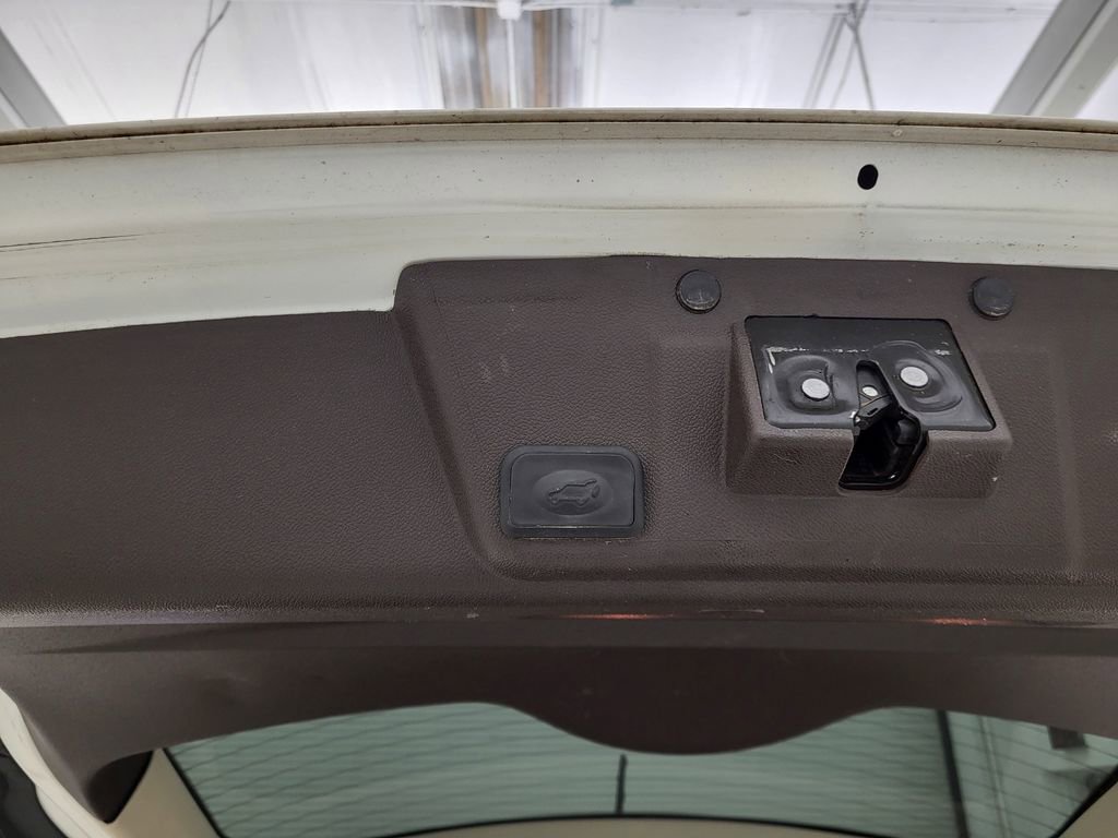 Used 2014 Buick Enclave Leather w/ Trailering Provision Package image 2