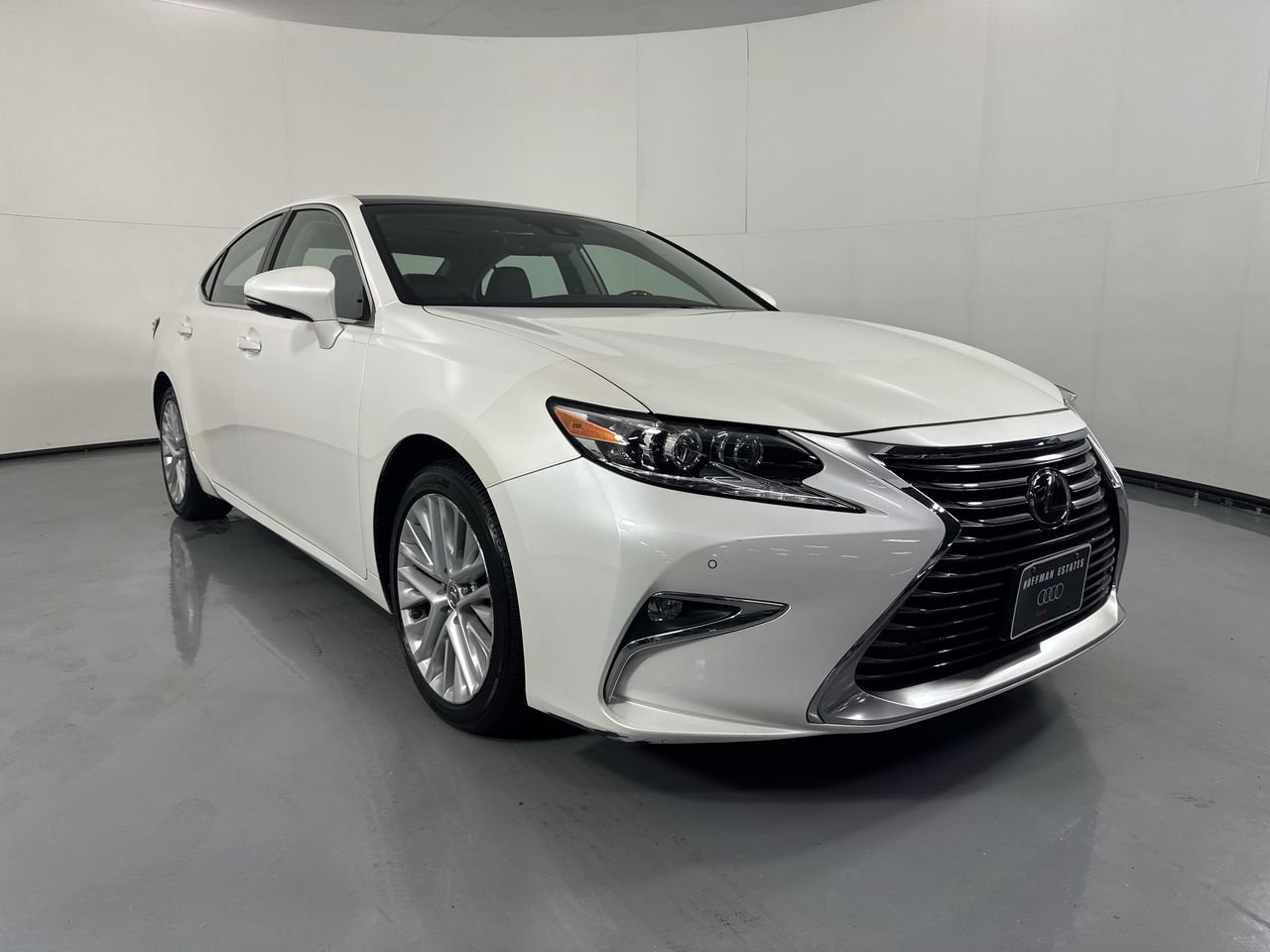 Used 2018 Lexus ES 350 w/ Luxury Package w/Wood Trim FWD image 3