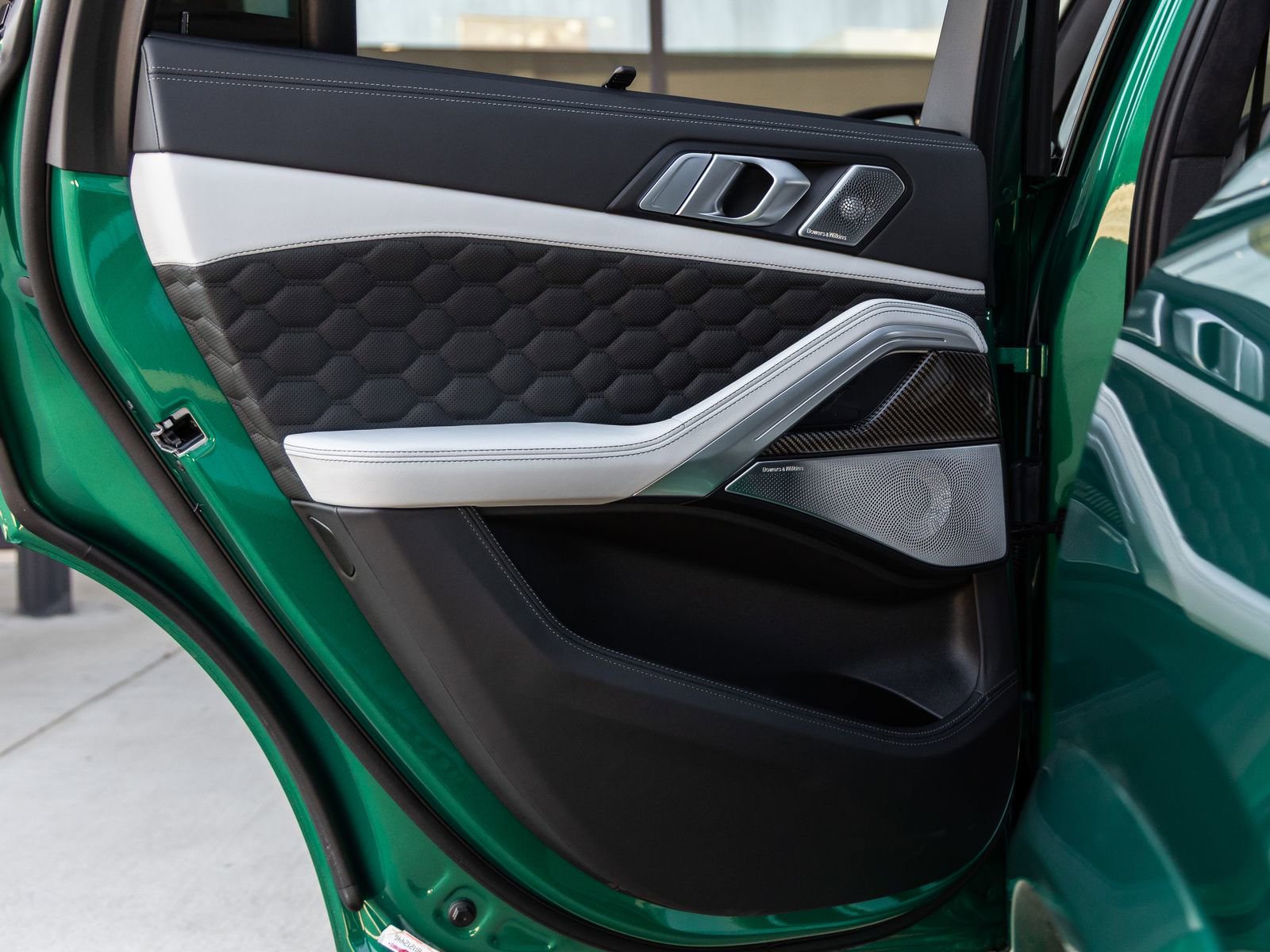 Used 2025 BMW X6 M Competition w/ Executive Package image 35