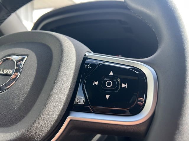 Certified 2025 Volvo XC60 B5 Plus image 32