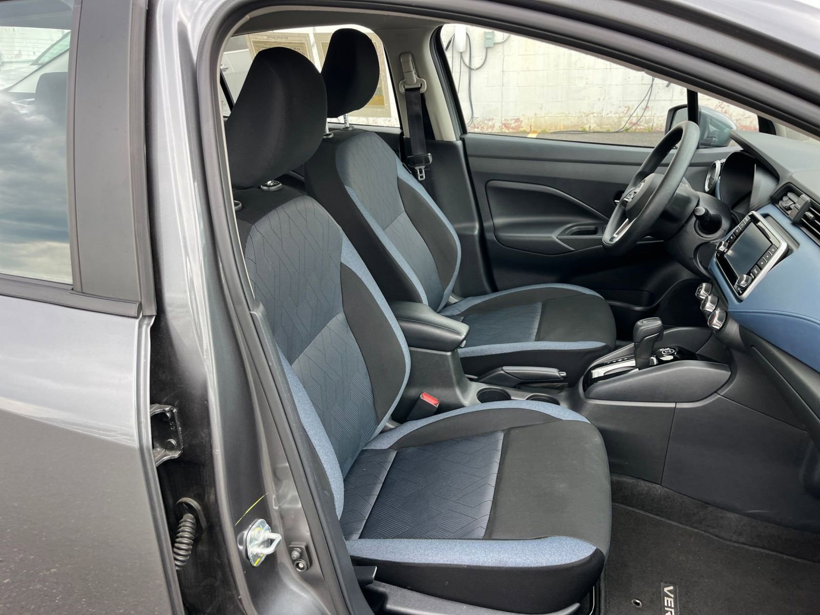 Used 2025 Nissan Versa SV FWD image 35