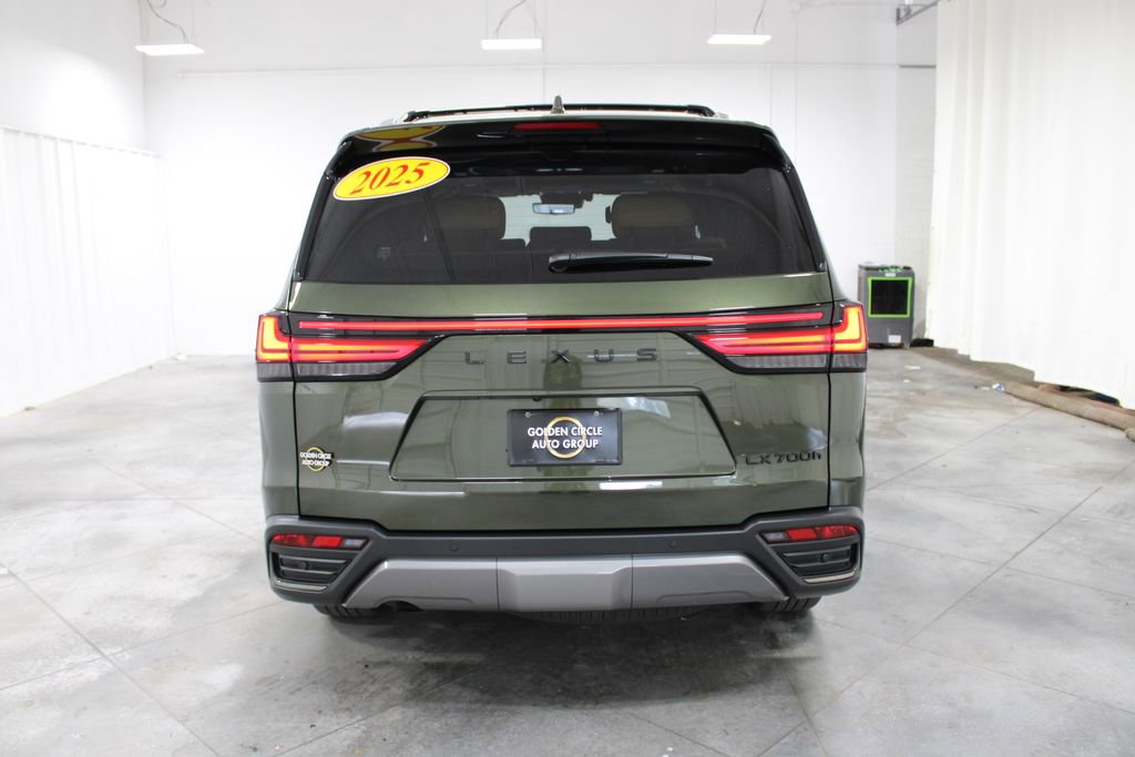 Used 2025 Lexus LX 700h Luxury image 8