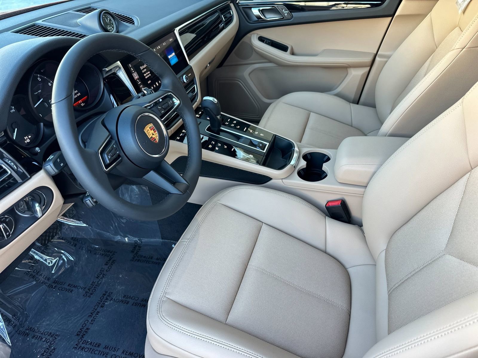 New 2026 Porsche Macan image 4