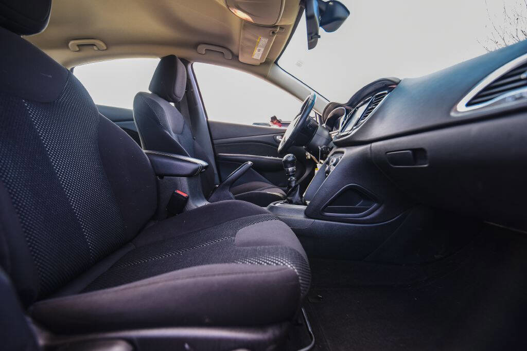 Used 2015 Dodge Dart Aero image 35