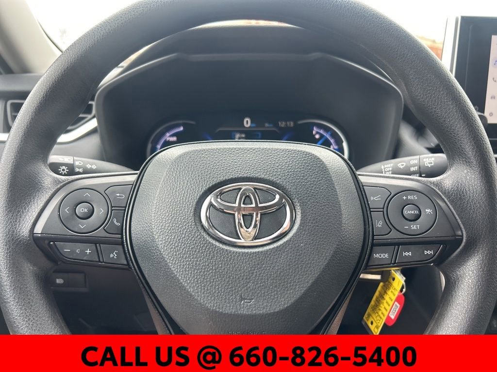 Used 2025 Toyota RAV4 LE AWD/4WD image 18
