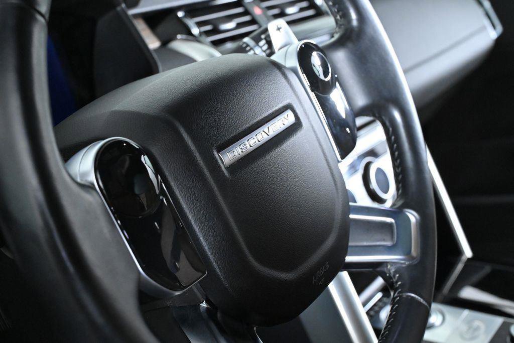 Used 2019 Land Rover Discovery HSE image 13