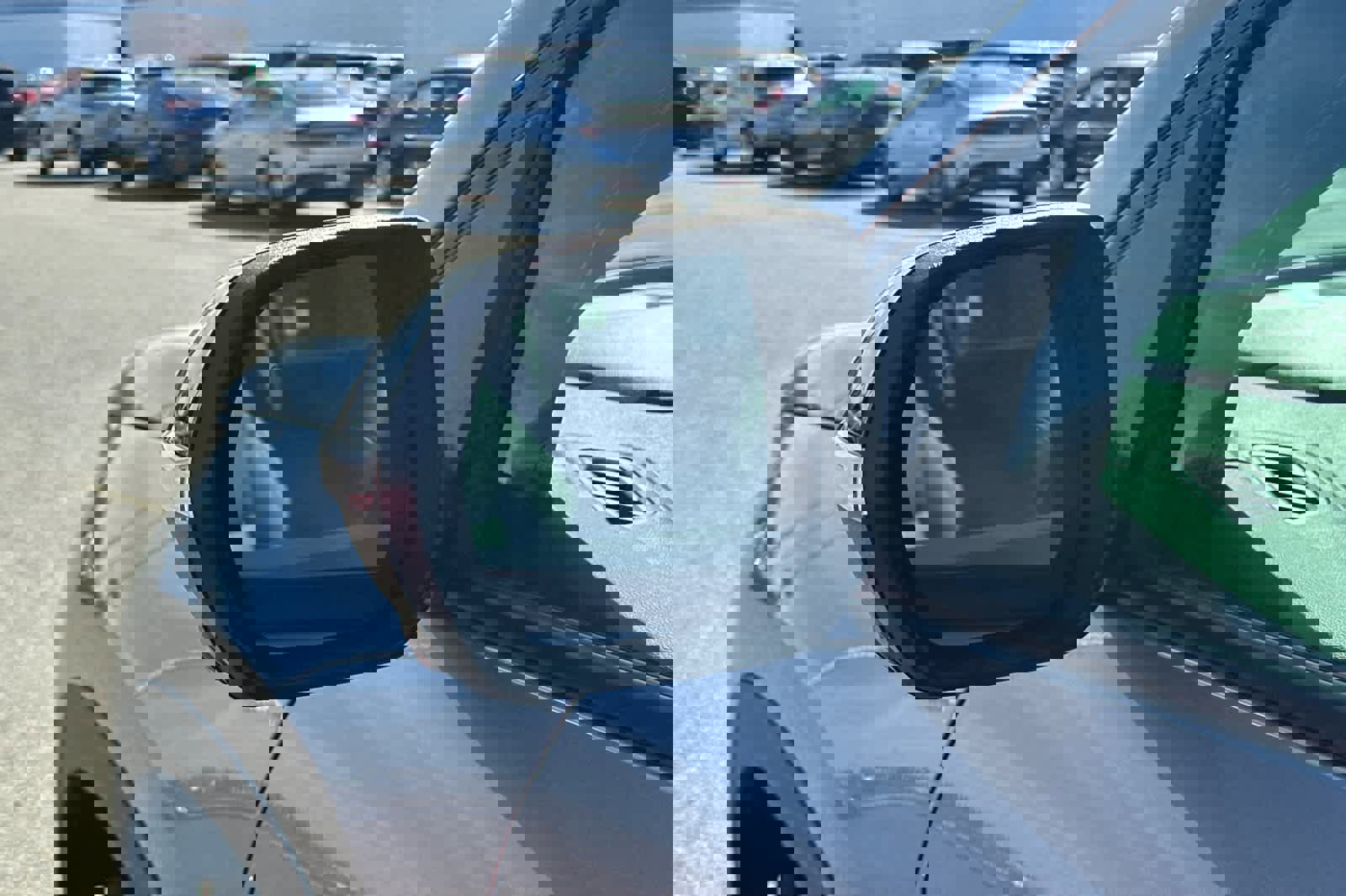 Used 2026 Chevrolet Traverse LT w/ Midnight/Sport Edition image 8