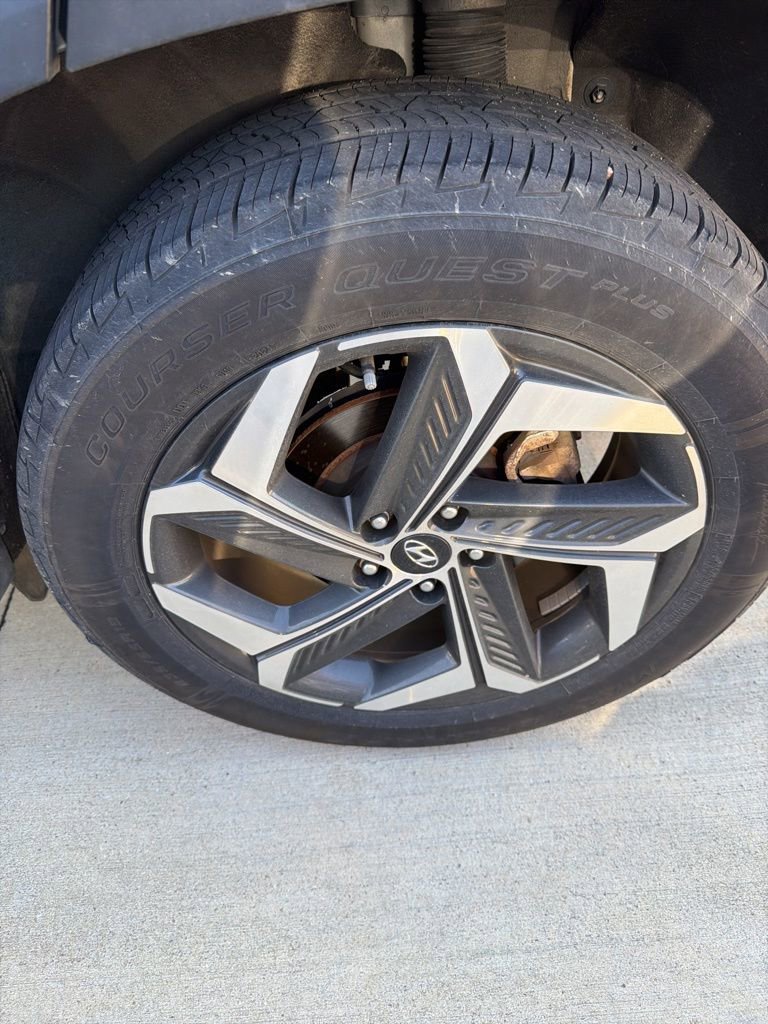 Used 2022 Hyundai Tucson Limited image 16