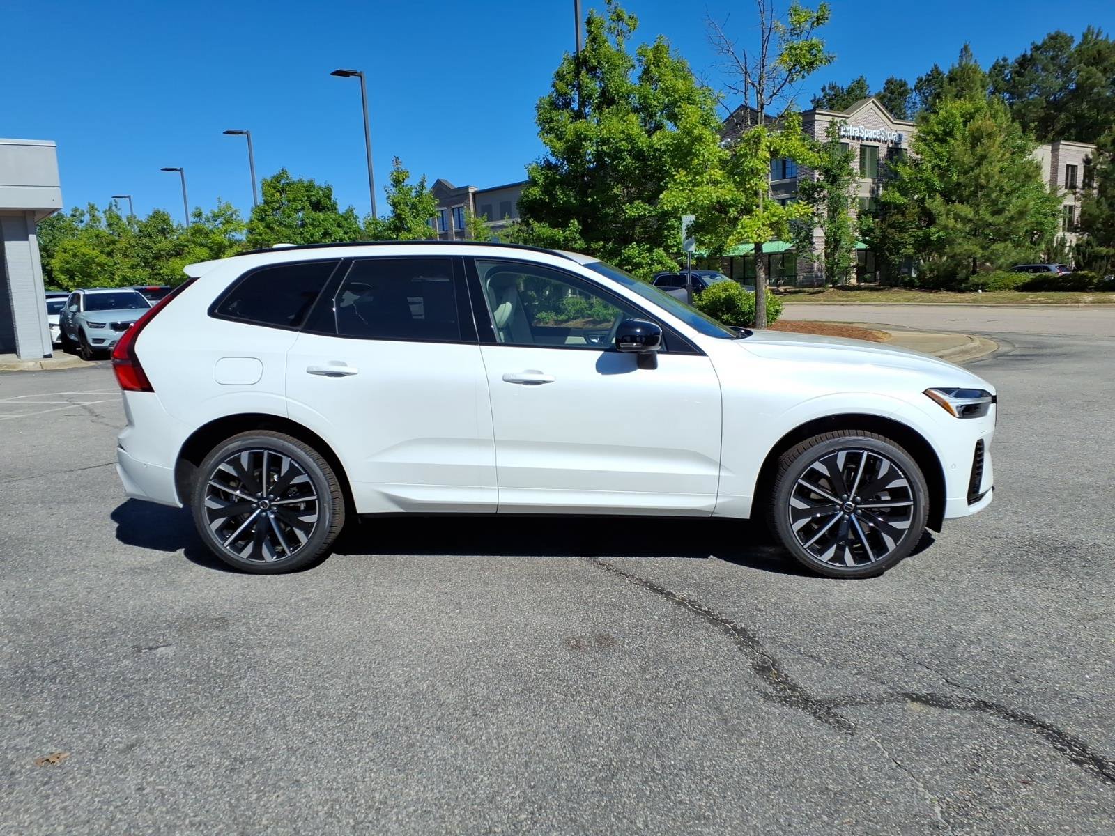 New 2026 Volvo XC60 T8 Ultra w/ Protection Package Premier AWD/4WD image 2