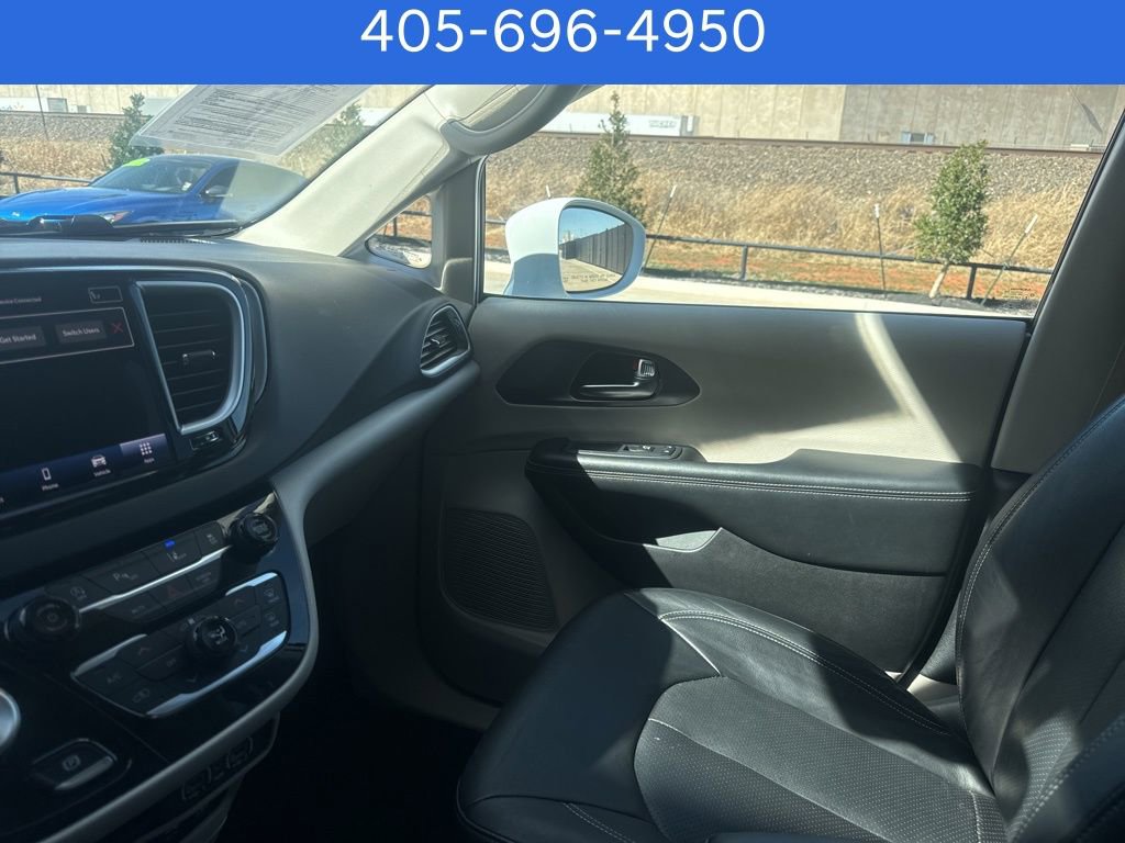 Used 2022 Chrysler Pacifica Touring-L image 50