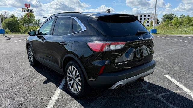 Used 2021 Ford Escape Titanium image 4