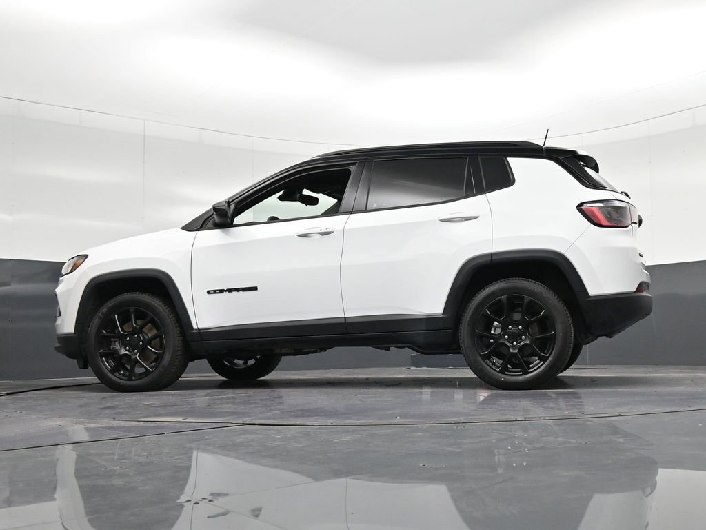 Used 2023 Jeep Compass Altitude AWD/4WD image 39