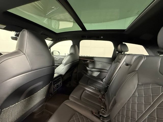 Used 2025 Audi SQ7 Prestige AWD/4WD image 31