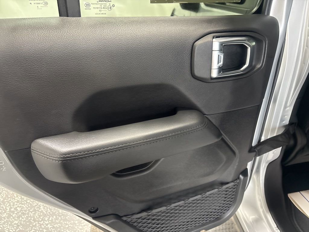 Used 2023 Jeep Wrangler Altitude image 12