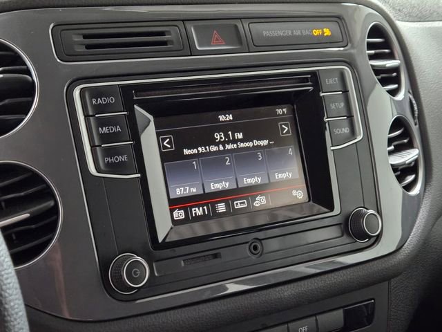 Used 2017 Volkswagen Tiguan S image 32