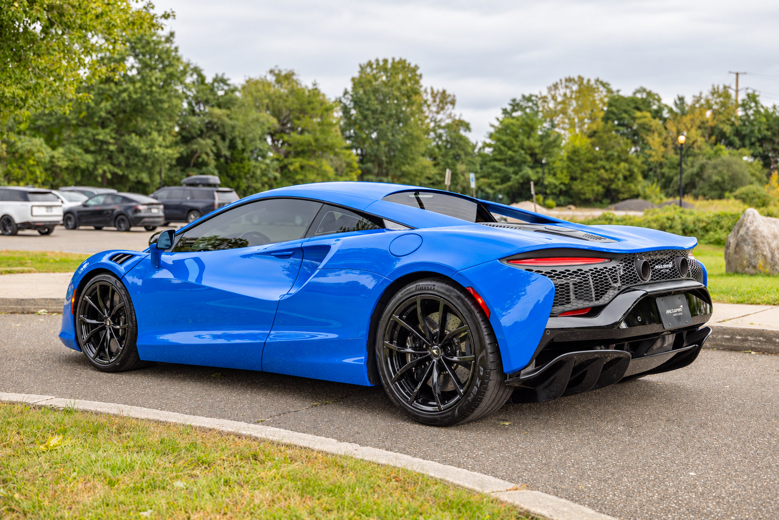 Used 2024 McLaren Artura RWD image 37