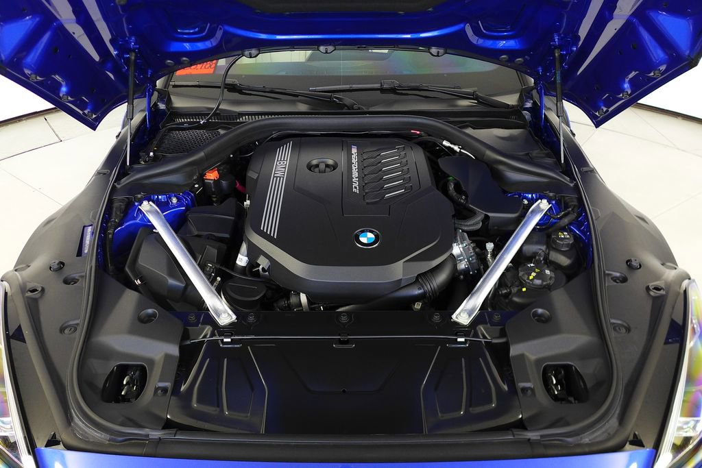 Used 2025 BMW Z4 M40i w/ Premium Package image 6