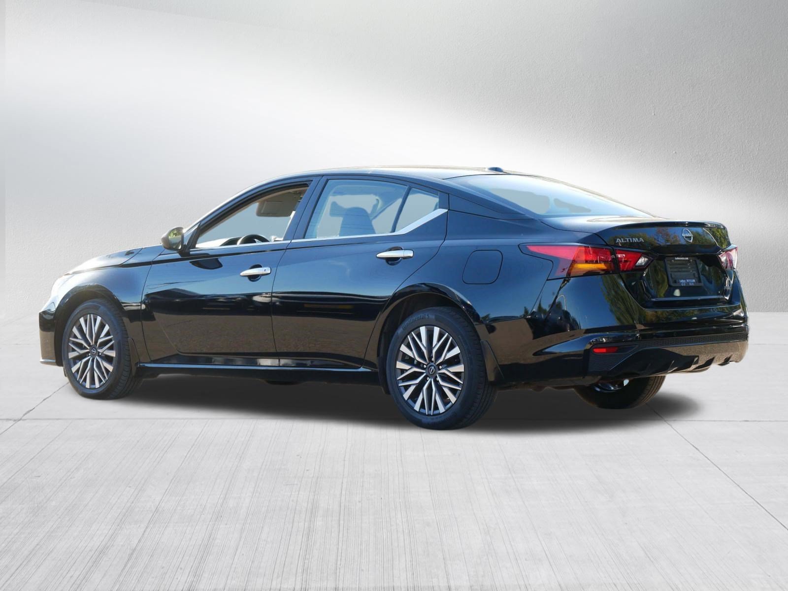 Certified 2024 Nissan Altima 2.5 SV AWD/4WD image 5