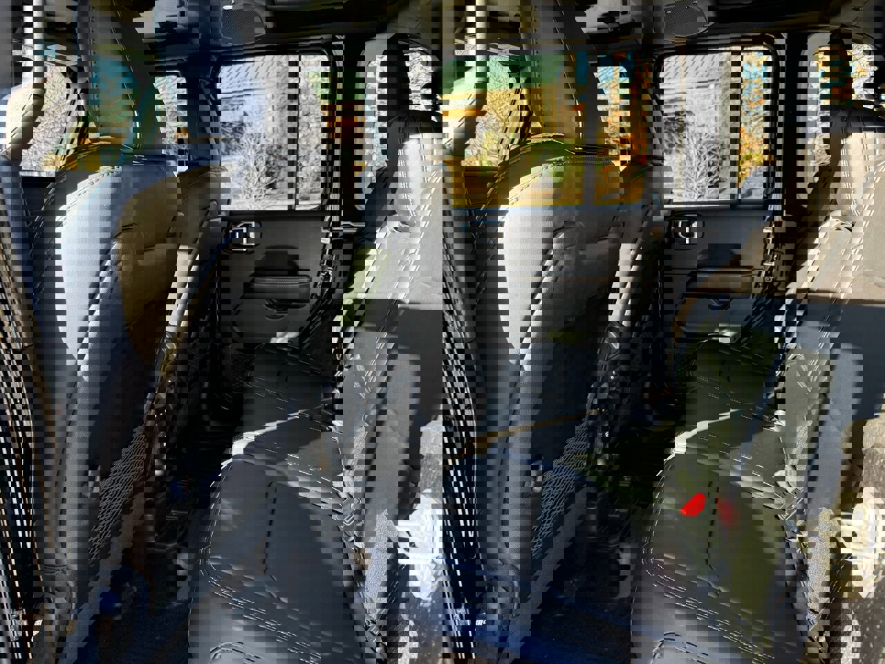 Used 2024 Jeep Wrangler Unlimited Rubicon 392 image 10