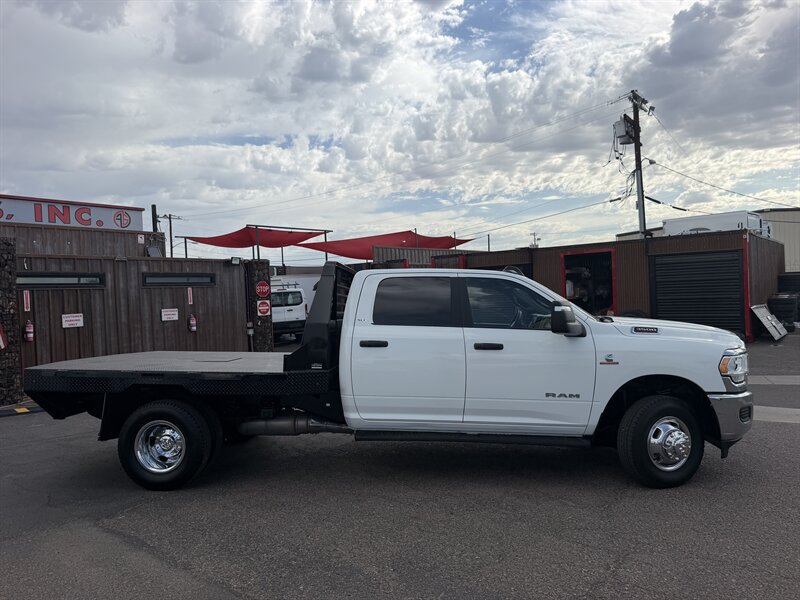 Used 2024 RAM 3500 SLT w/ Quick Order Package 2YG SLT AWD/4WD image 2