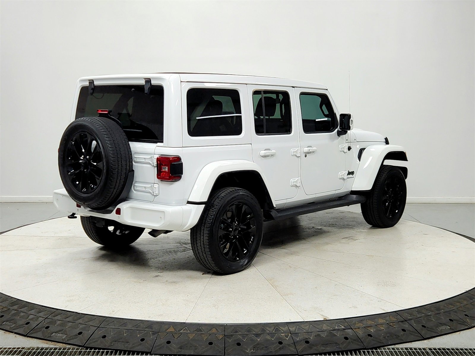 Used 2023 Jeep Wrangler Altitude image 7