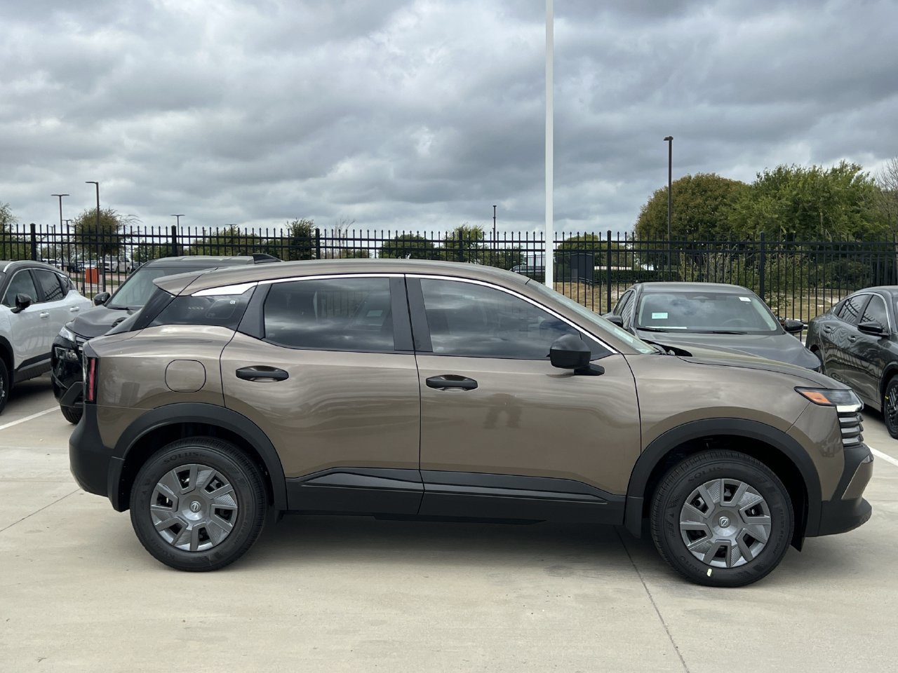 New 2027 Nissan Kicks S FWD image 3