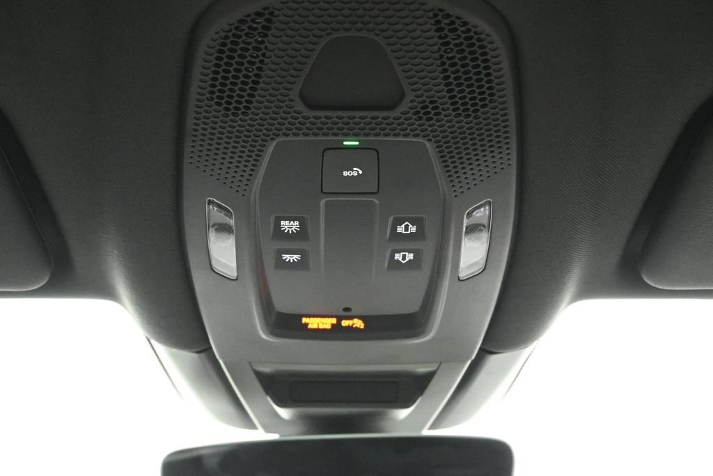 Certified 2025 Porsche Cayenne Coupe AWD/4WD image 25