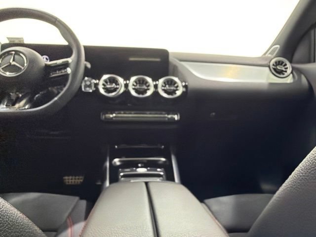 Used 2024 Mercedes-Benz GLA 35 AMG 4MATIC image 15