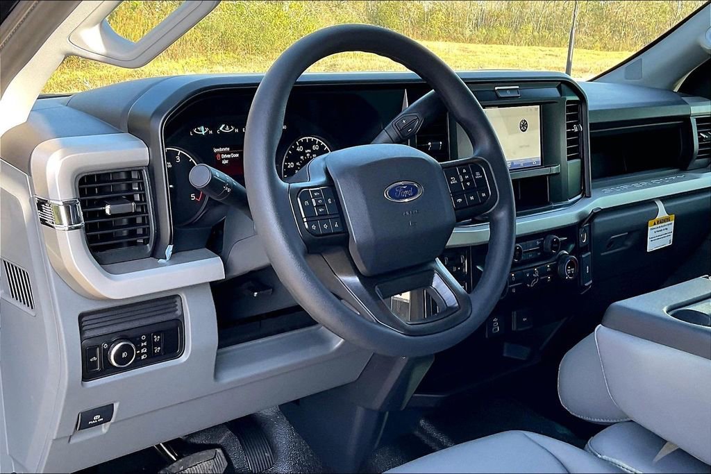 New 2026 Ford F250 XL w/ XL Chrome Package image 5