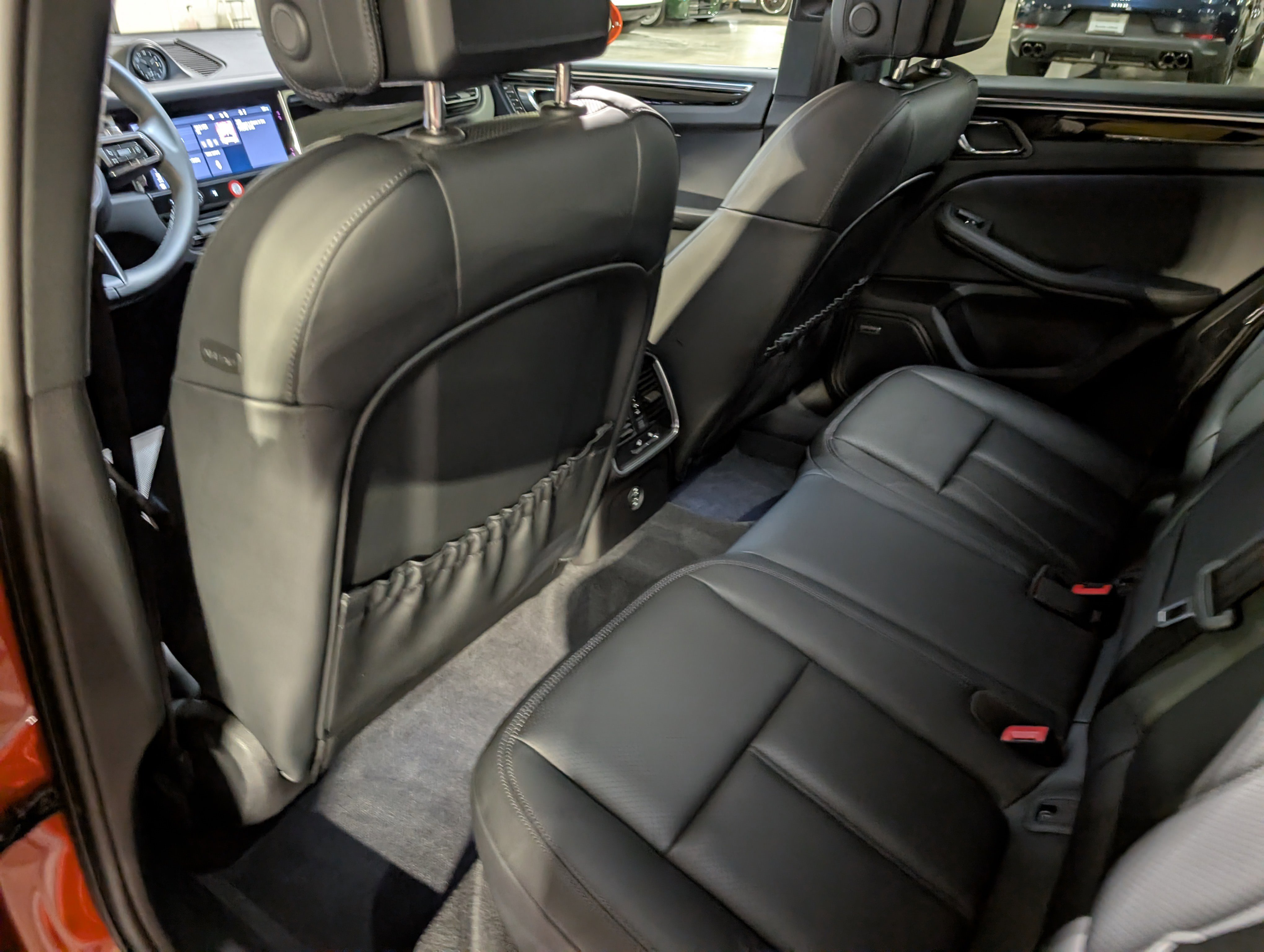 Certified 2025 Porsche Macan image 22